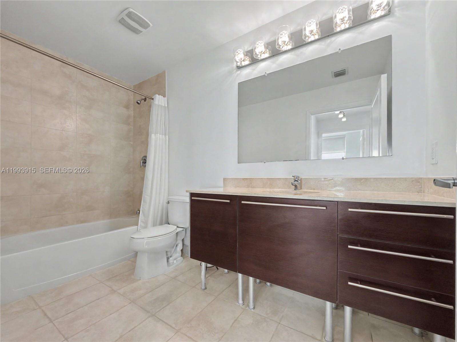 Quantum on the bay Unit #3811 | Picture 10