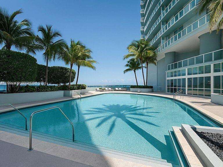 Quantum on the bay Unit #910 | Picture 12