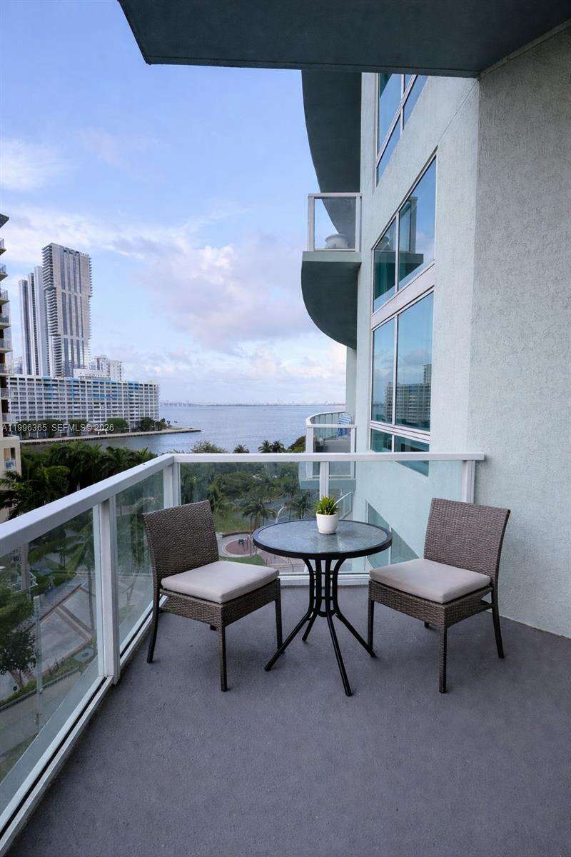 Quantum on the bay Unit #910 | Picture 10