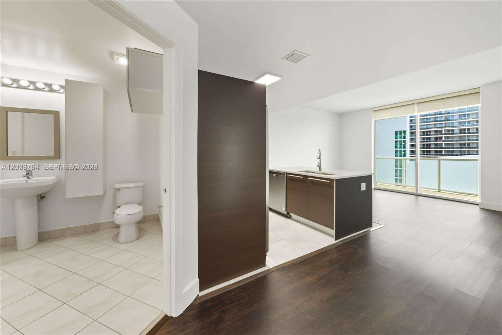 Quantum on the bay Unit #3707 | Picture 18