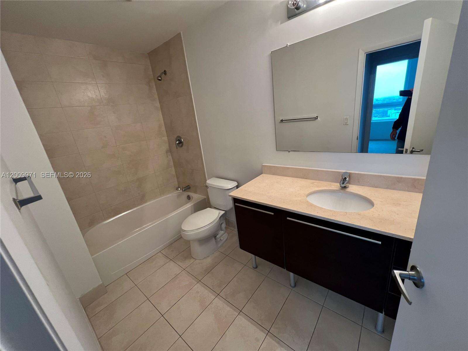 Quantum on the bay Unit #1911 | Picture 5