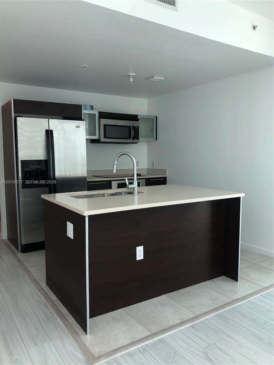 Quantum on the bay Unit #4403 | Picture 7