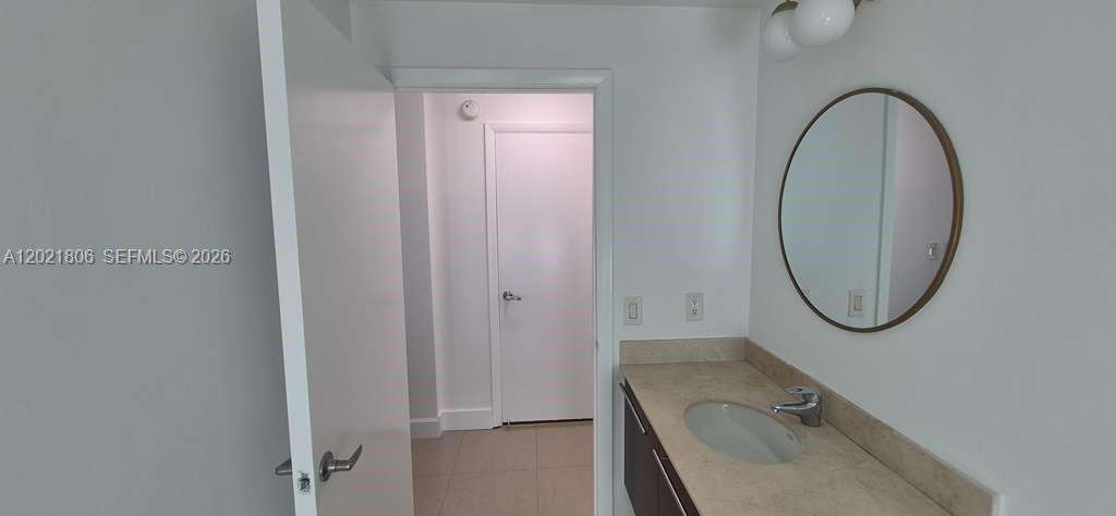 Quantum on the bay Unit #1610 | Picture 4