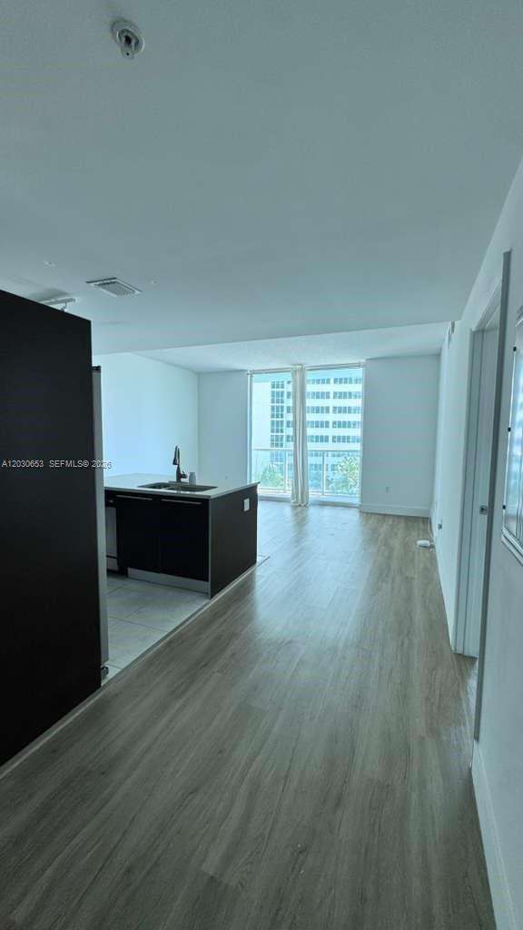 Quantum on the bay Unit #1407 | Picture 2
