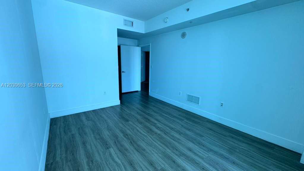 Quantum on the bay Unit #1407 | Picture 3
