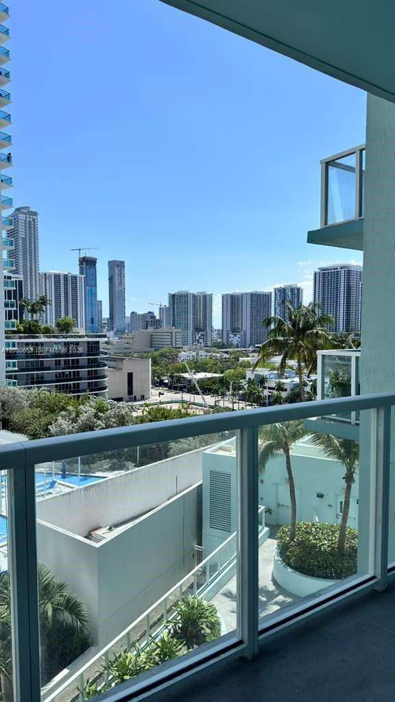 Quantum on the bay Unit #1407 | Picture 7