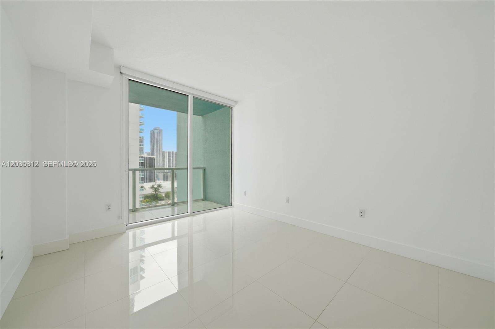 Quantum on the bay Unit #2207 | Picture 5
