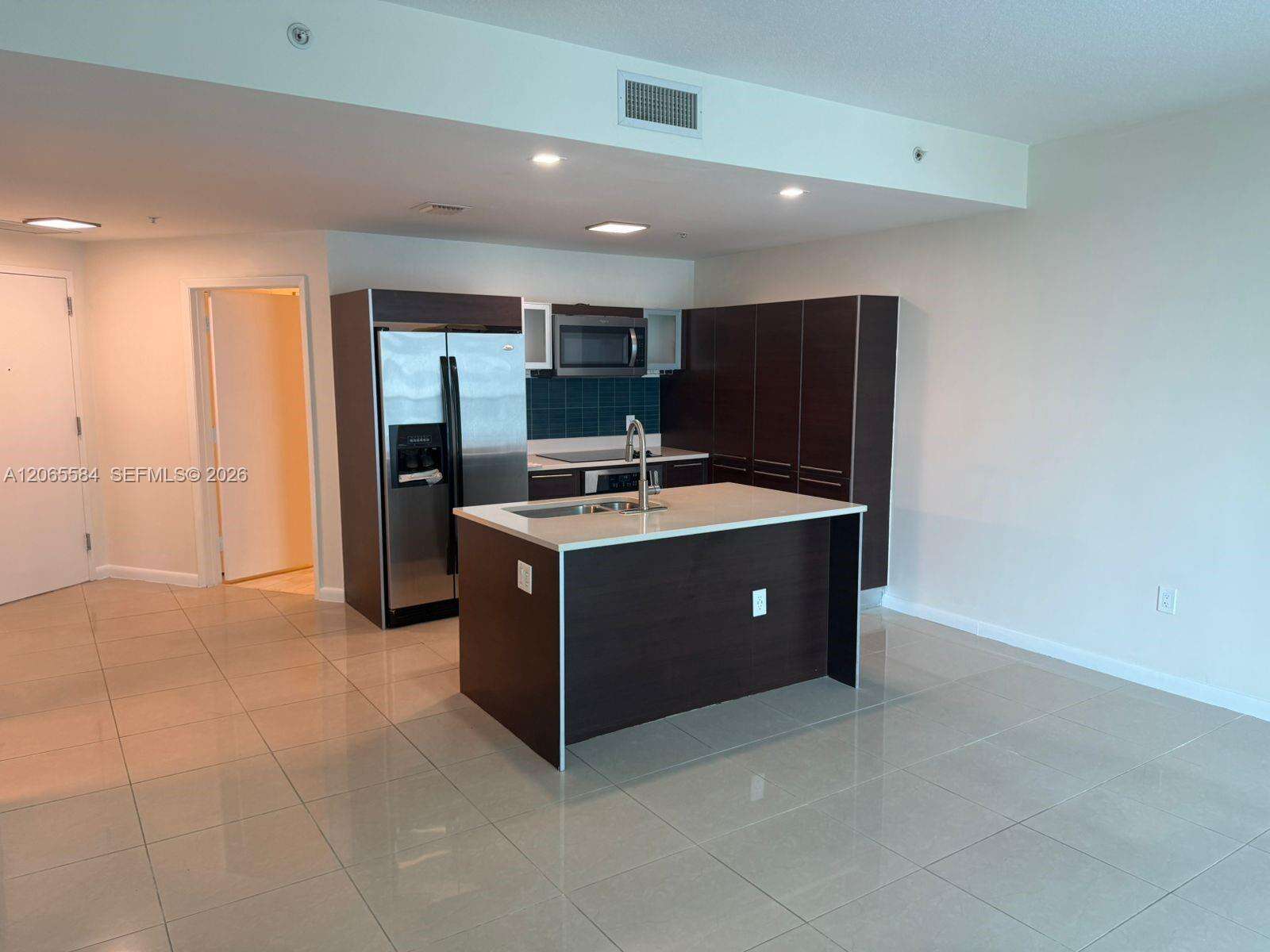 Quantum on the bay Unit #1707 | Picture 1