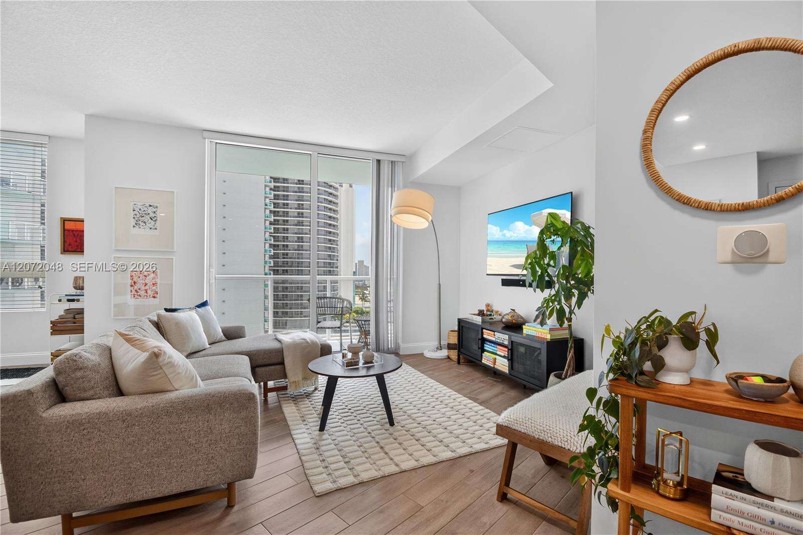 Quantum on the bay Unit #2019 | Picture 7